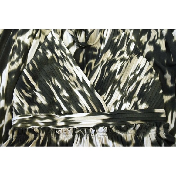 Adrianna Papell Printed Halter Maxi Dress - Picture 7 of 9